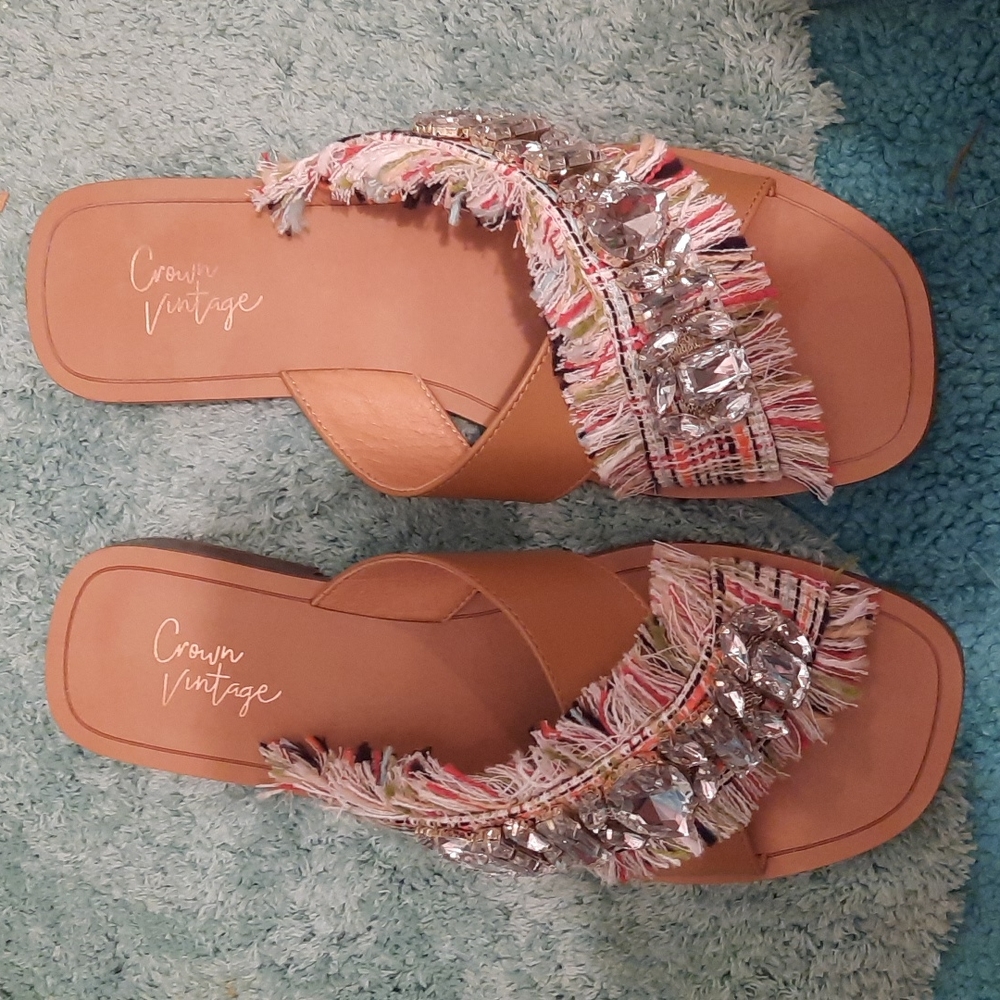 Flat shoes